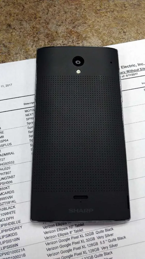 Slide of Area Wireless, Verizon Authorized Retailer