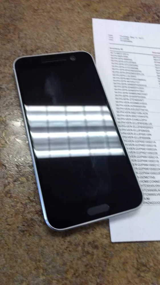 Slide of Area Wireless, Verizon Authorized Retailer