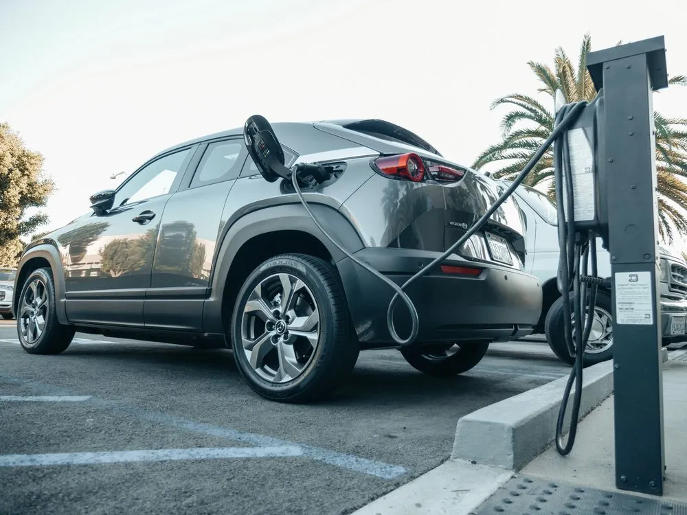 Slide of Aria 4 Electrical & Construction