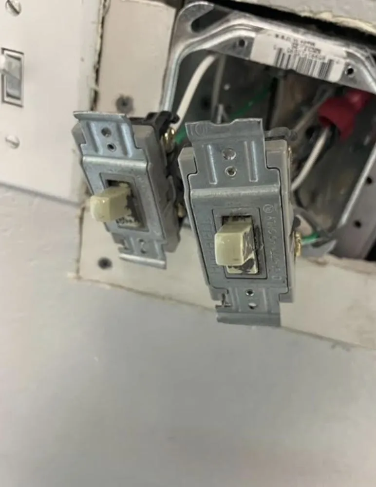 Slide of Aria Handyman