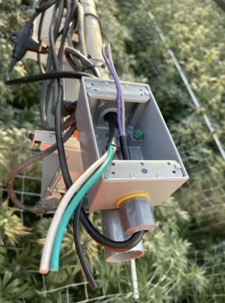 Slide of Aria Handyman