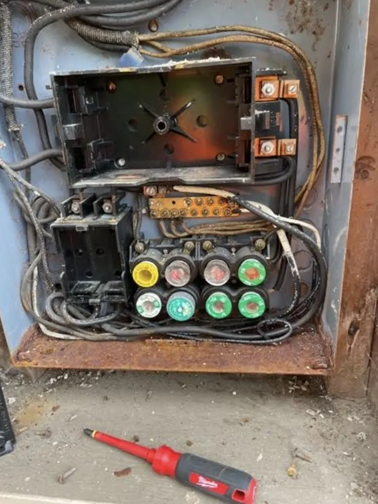 Slide of Aria Handyman