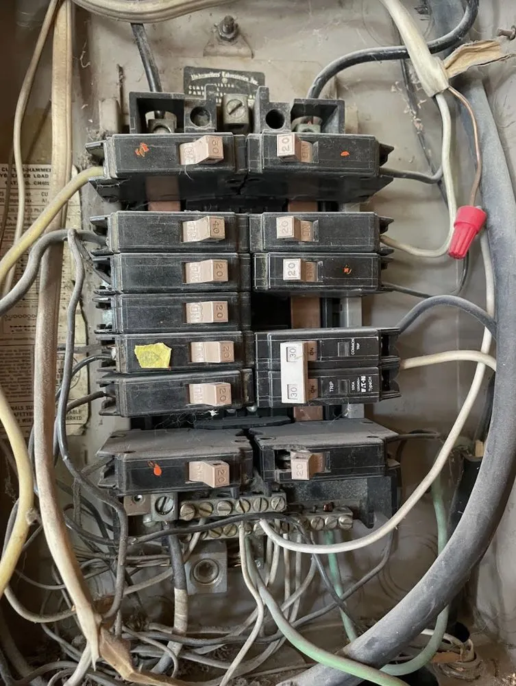 Slide of Aria Handyman