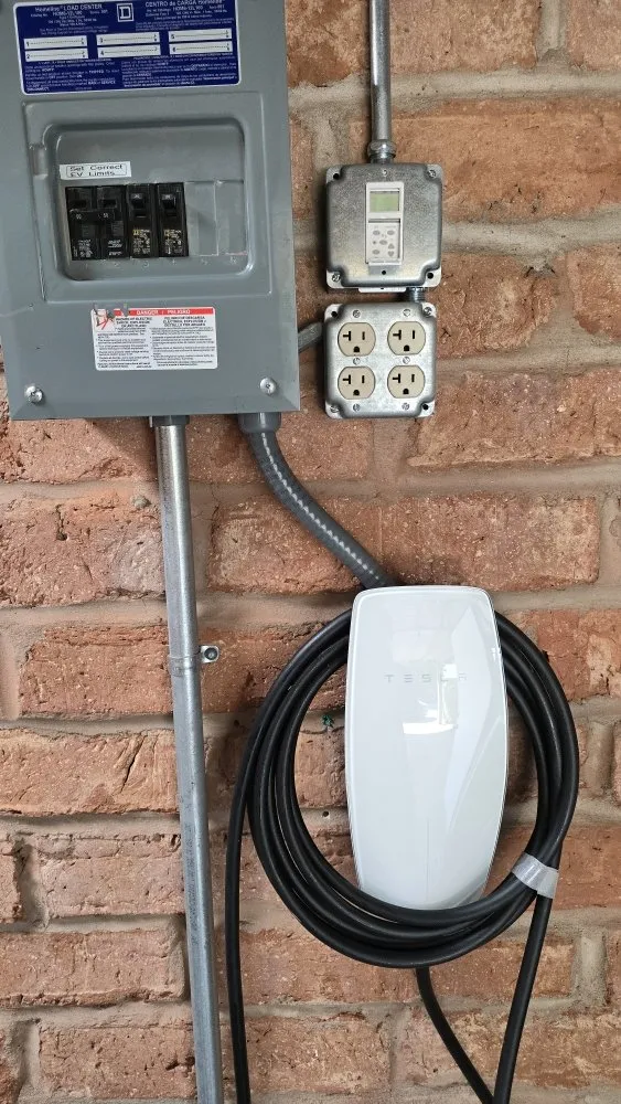 Certified electrical service for homes in wiring installation,  by 