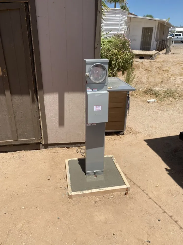 Licensed electrical service for homes in lighting installation,  by 