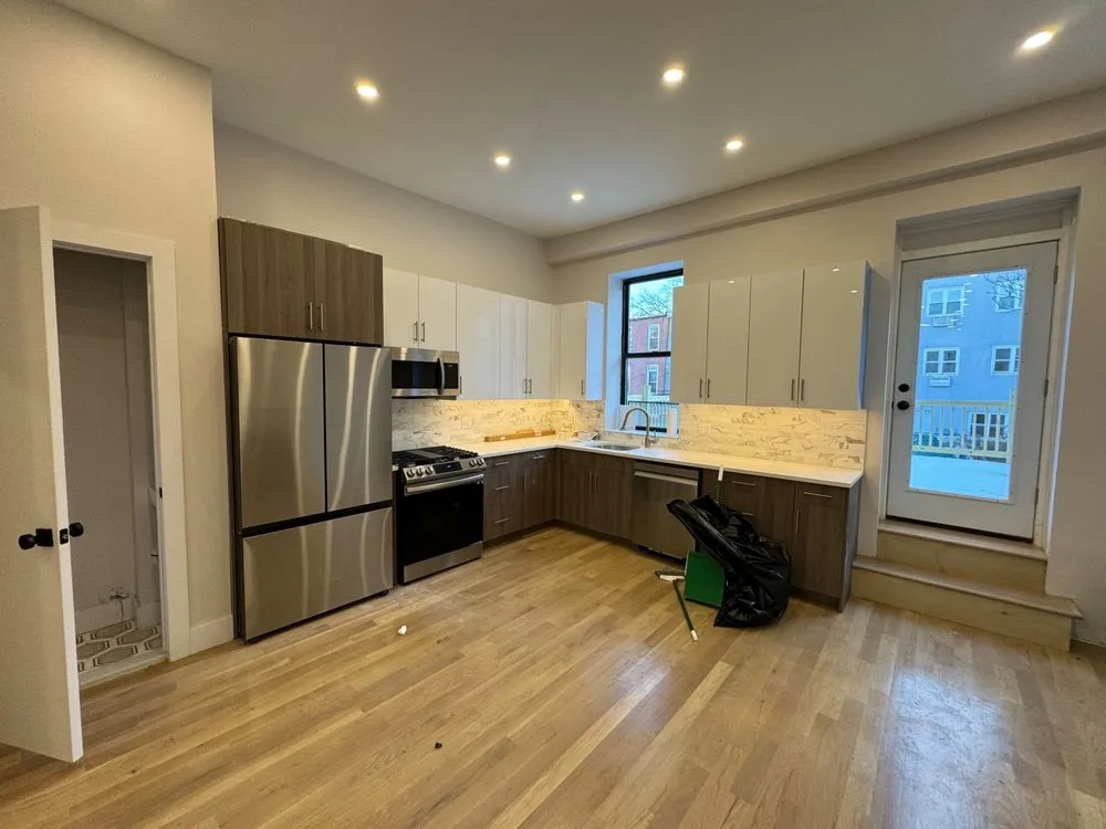 Slide of Ark Electric