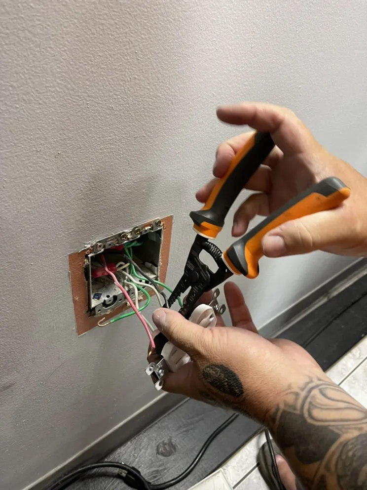 Slide of Arlie’s Electrical and Handyman Service