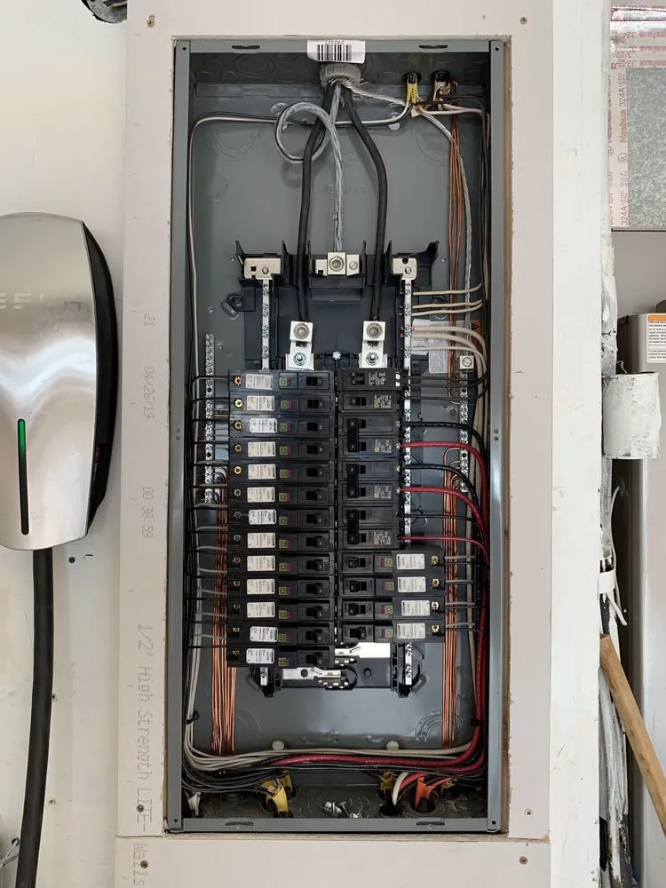 Slide of Armaz Electric