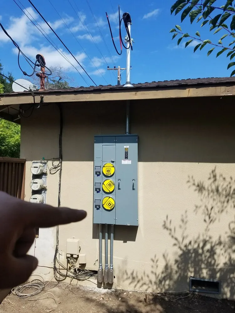 Slide of Armaz Electric