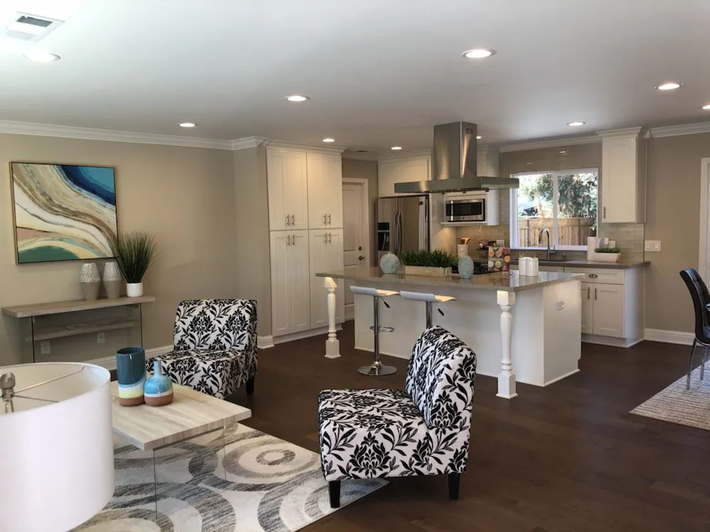 Slide of Armaz Electric