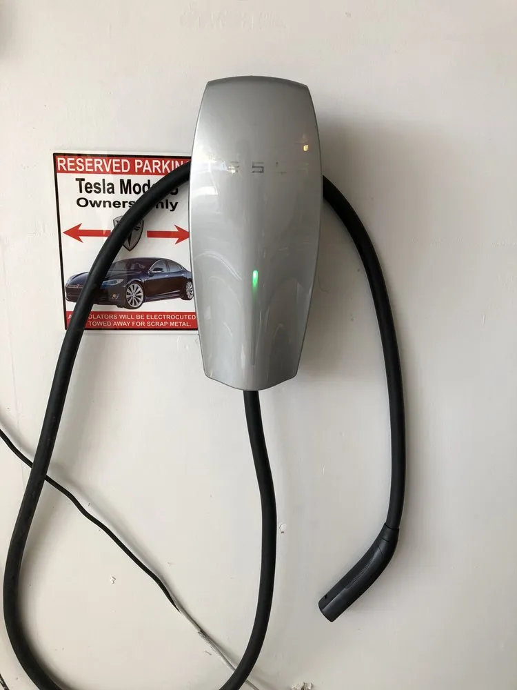 Slide of Armaz Electric