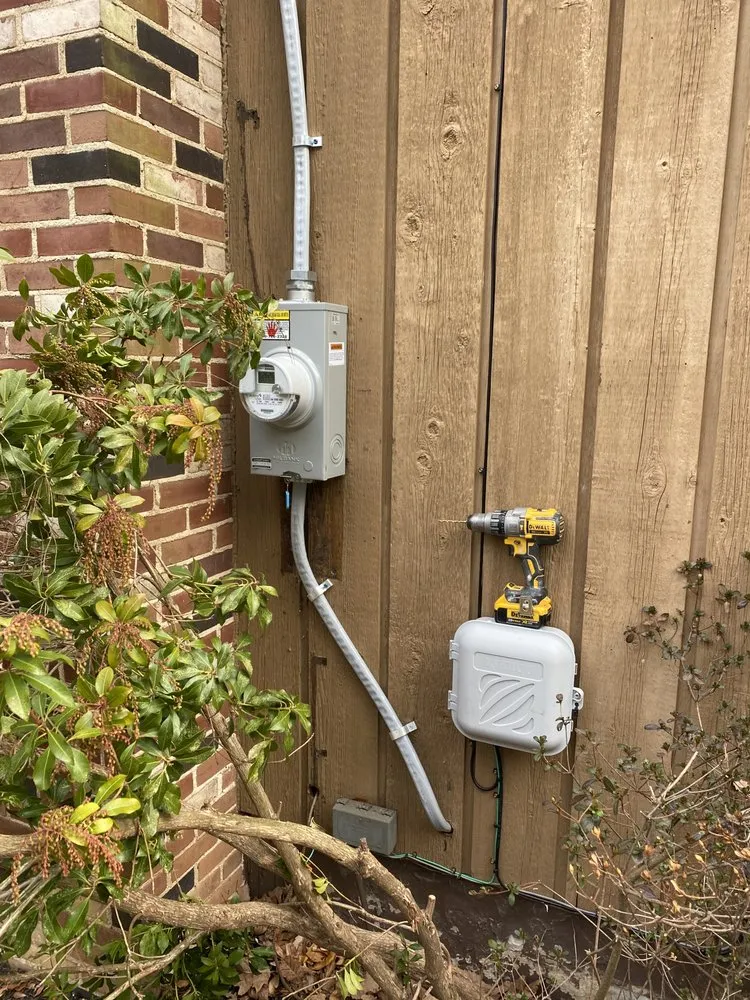 Slide of Arnie's Electric