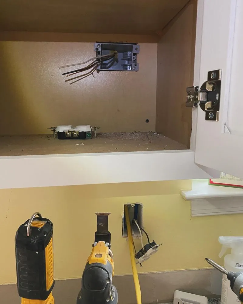 Slide of Arnie's Electric