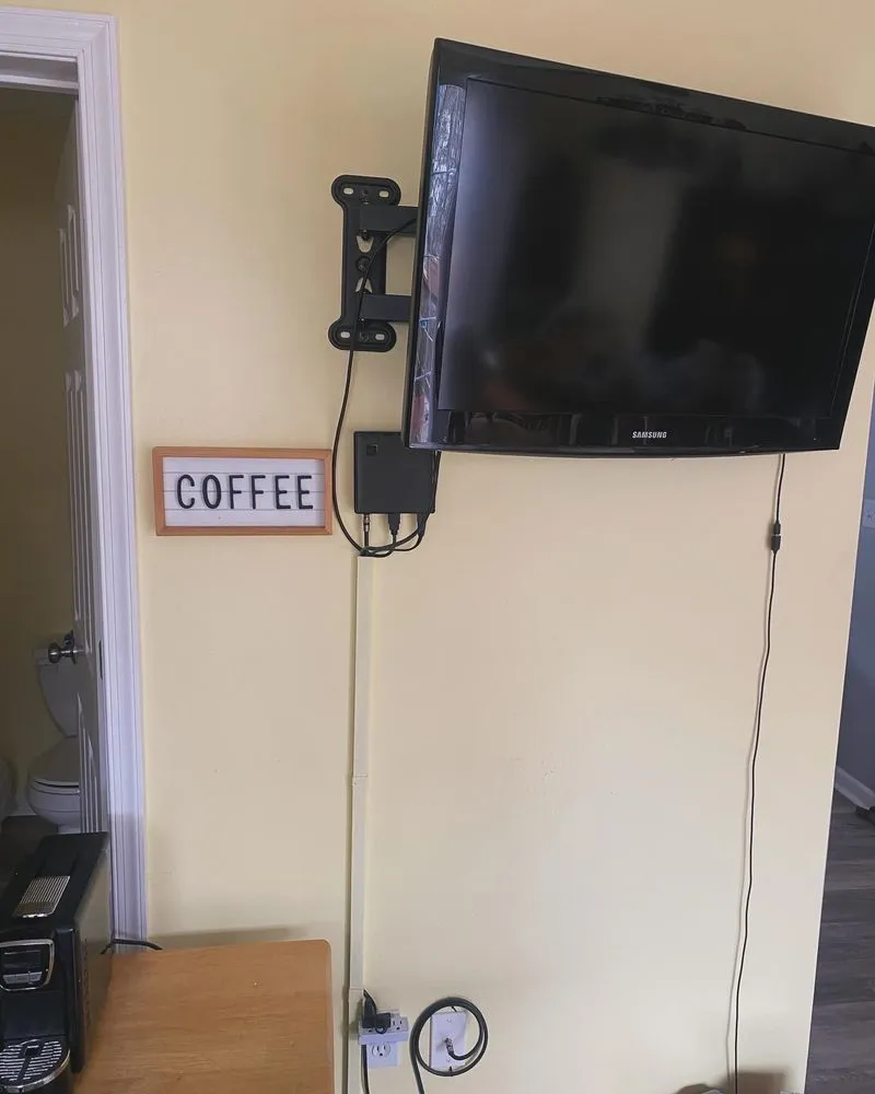 Slide of Arnie's Electric