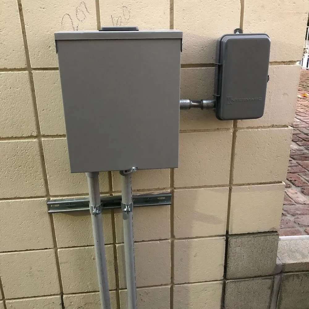 Slide of Arrow Master Electrician