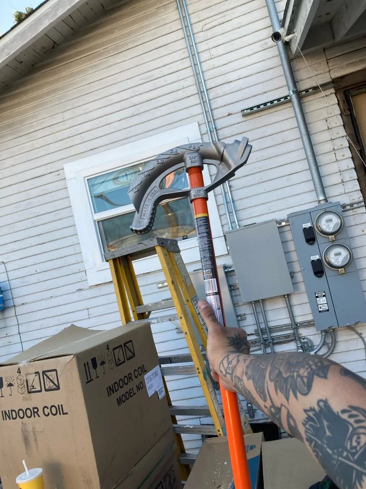 Slide of Arroyave Electric