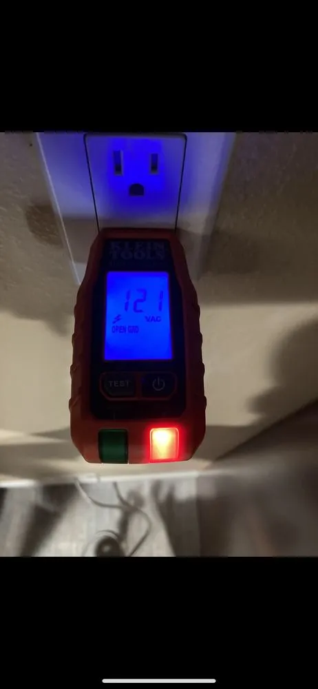 Affordable circuit breaker repair in ,  by Arroyave Electric