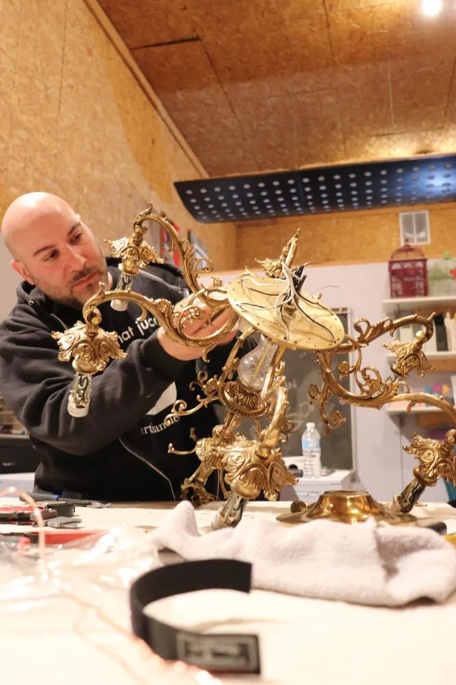 Slide of Artisan Electric