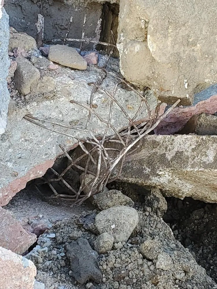 Licensed electrical service for homes in lighting installation, by