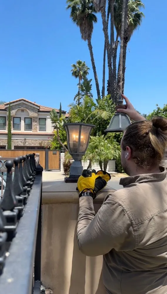 Slide of Arty Handyman