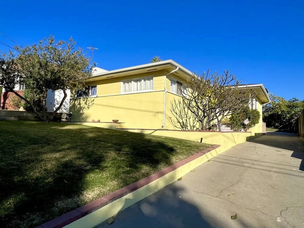 Professional electrician providing lighting installation in , 