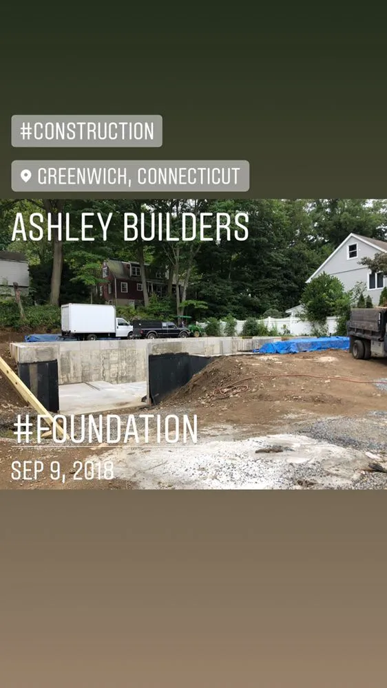 Professional electrician providing lighting installation in , 