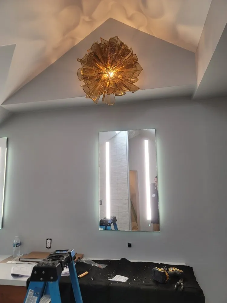 Professional electrician providing electrical repair in ,