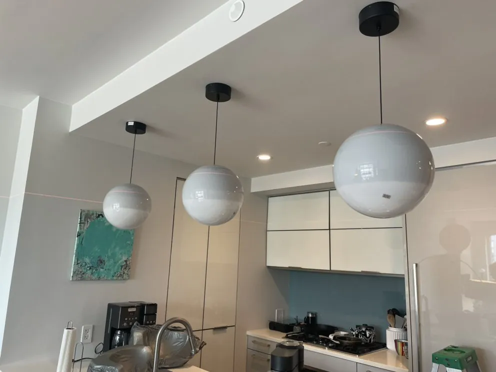 Certified electrician providing electrical repair in , 