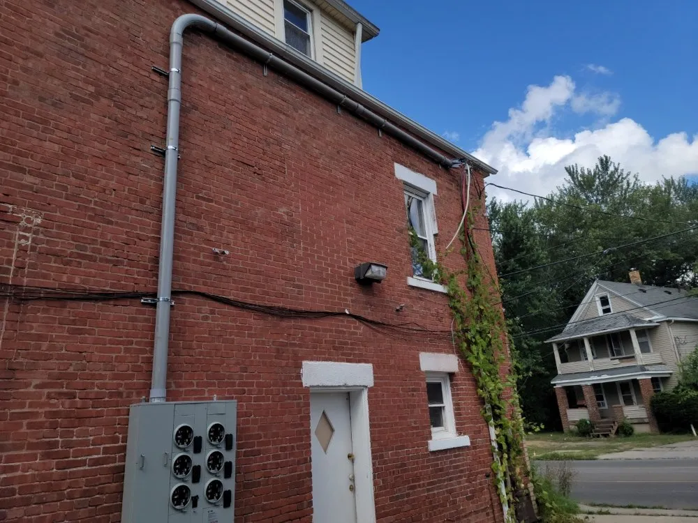 Trusted electrical service for homes in wiring installation, by