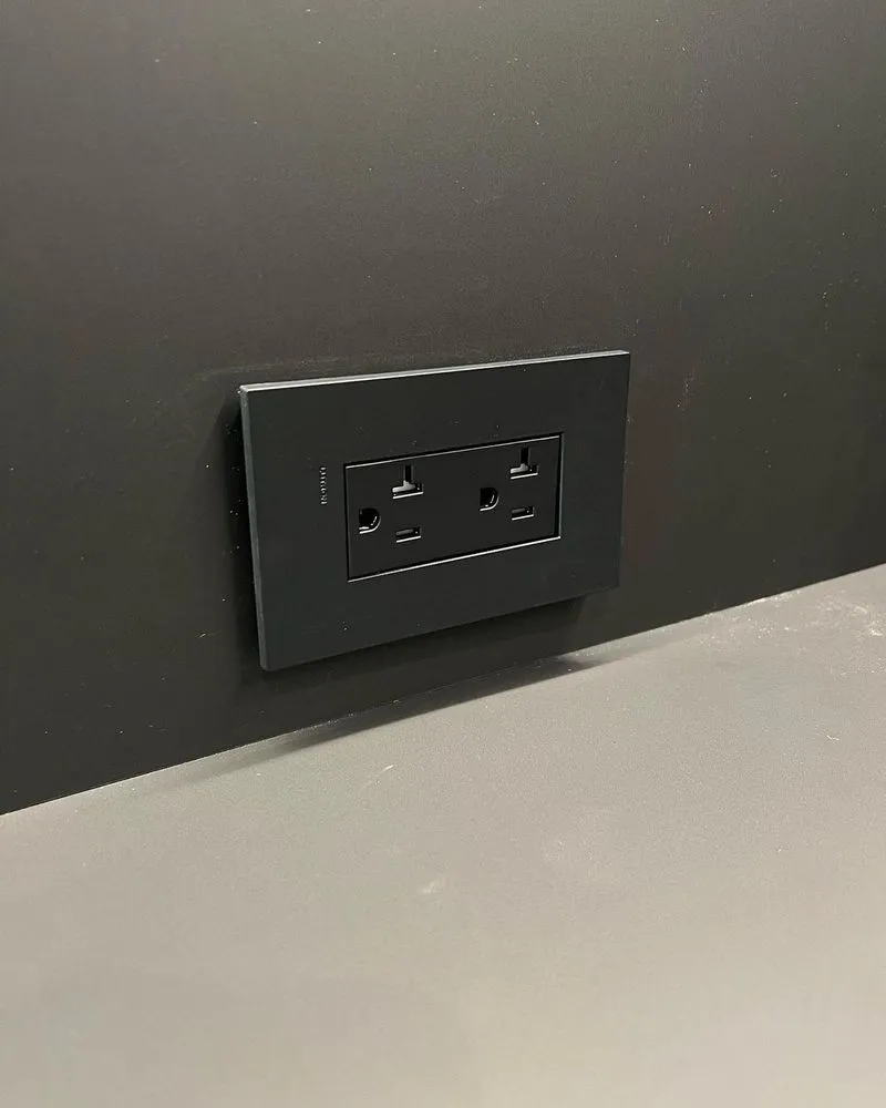 Slide of Astoria Emergency Electrician