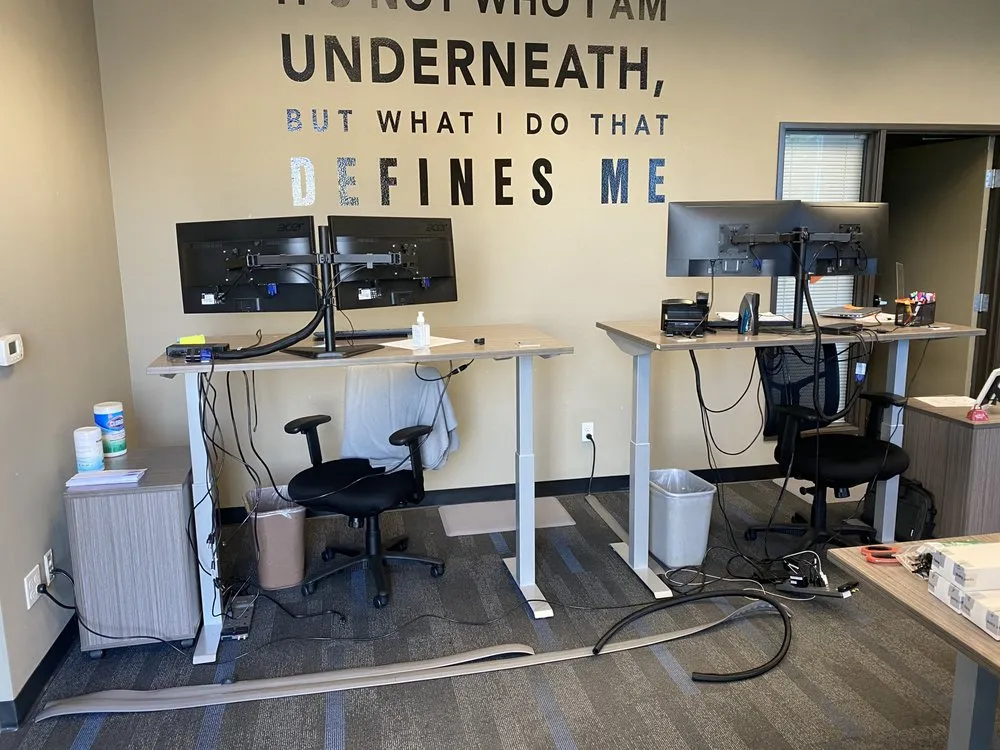 Reliable electrician providing electrical repair in , 