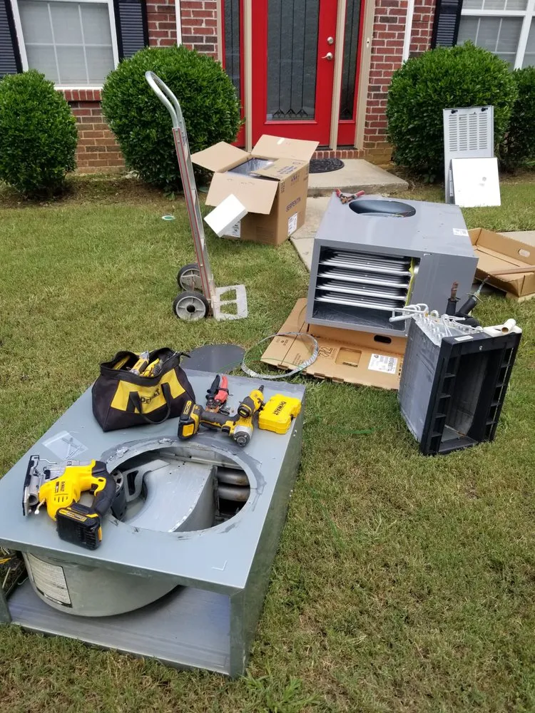 Certified electrician providing emergency electrical service in , 