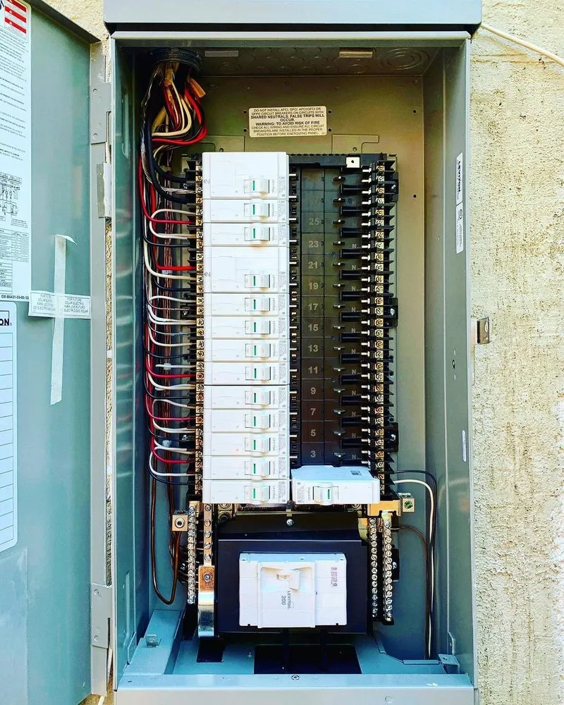 Slide of Attention Master Electrician