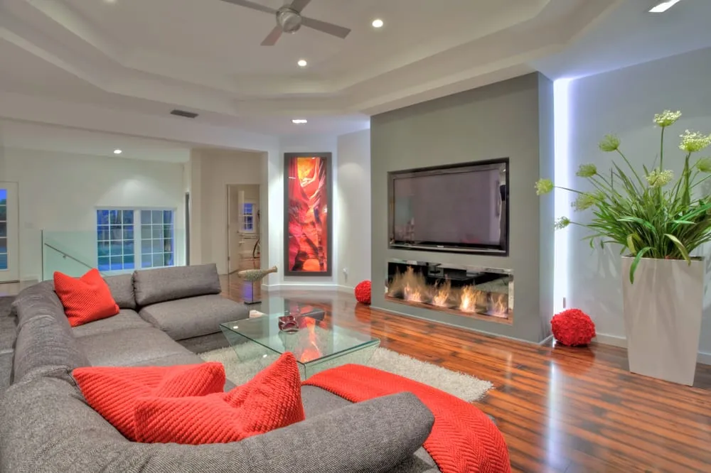 Slide of Audio & Communications Experts