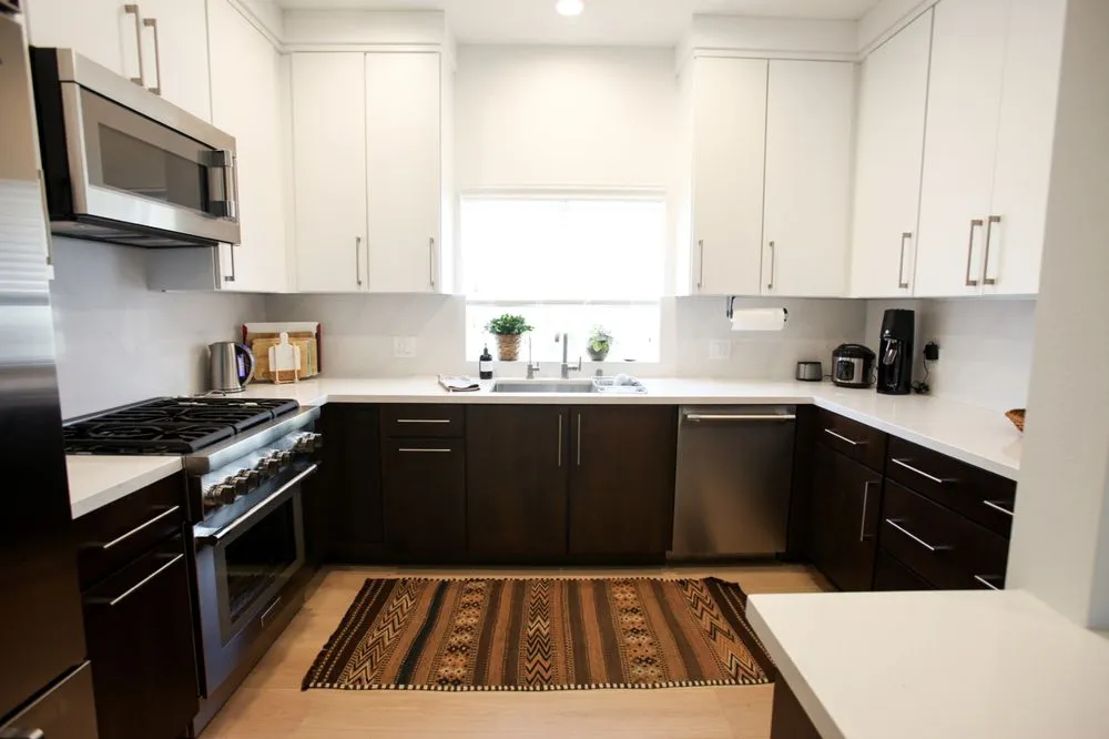 Slide of Aundrue Electric