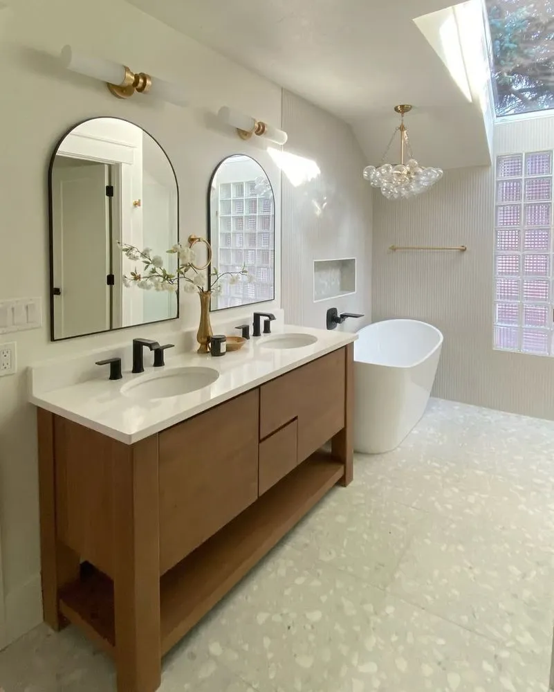 Professional electrical service for homes in lighting installation, by