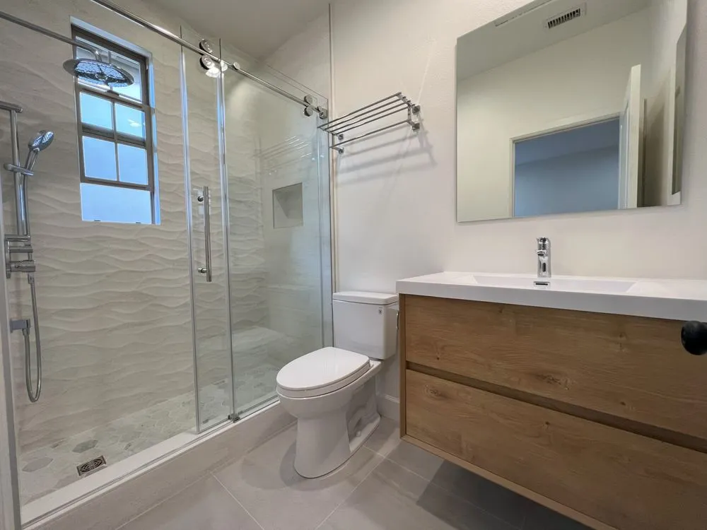 Slide of Aura Renovation