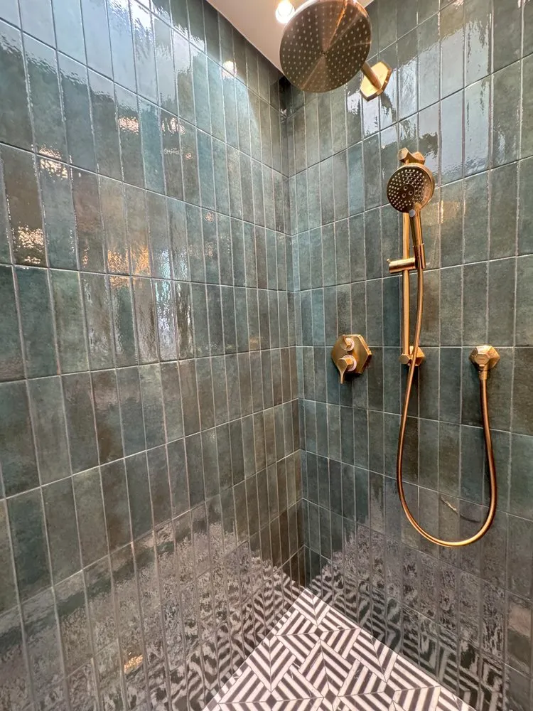 Slide of Aura Renovation