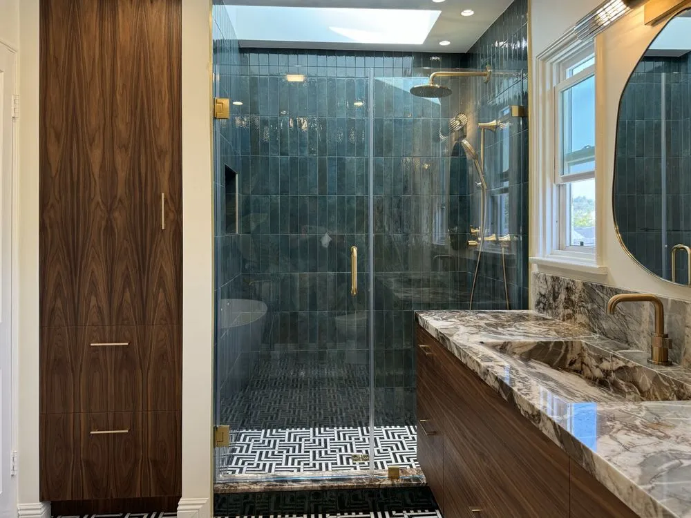 Slide of Aura Renovation