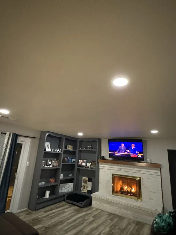 Slide of Aurora Electric