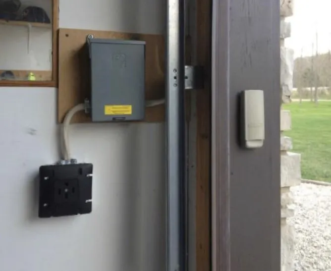 Slide of Aus Electric