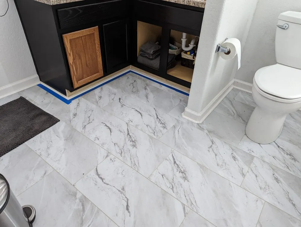 Trusted electrician providing emergency electrical service in , 