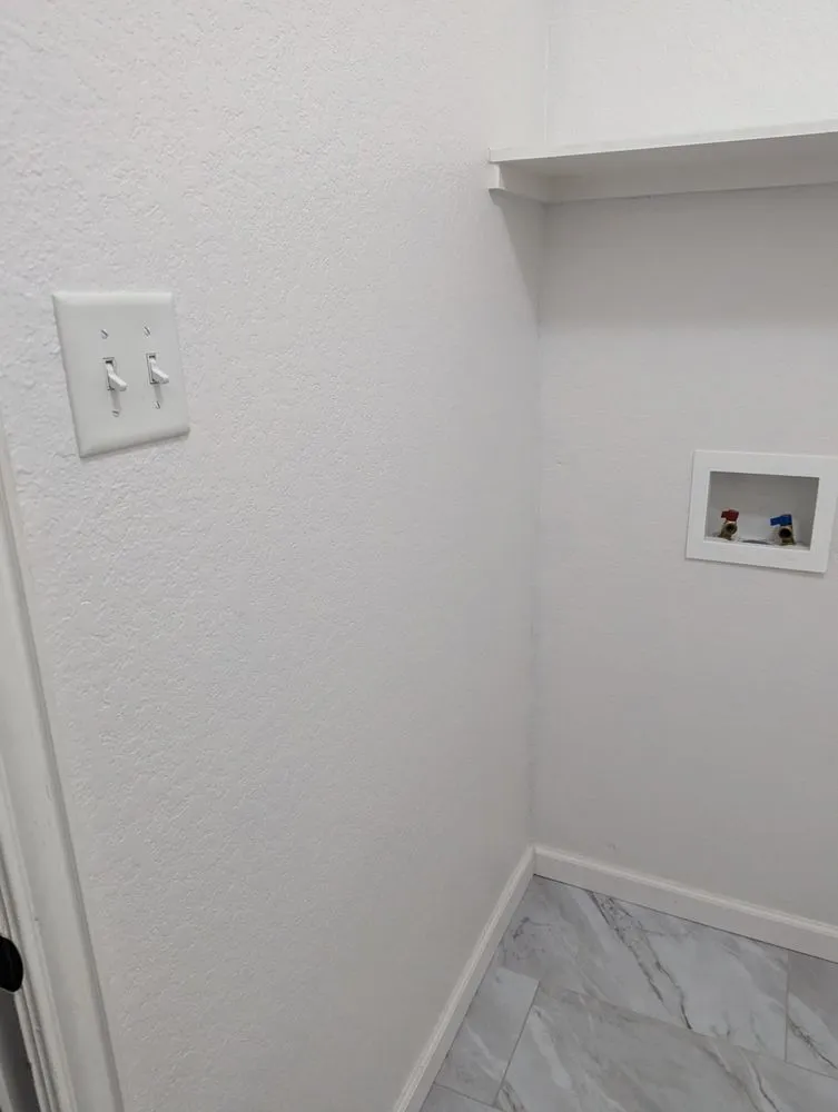 Emergency electrical service for homes in lighting installation,  by 