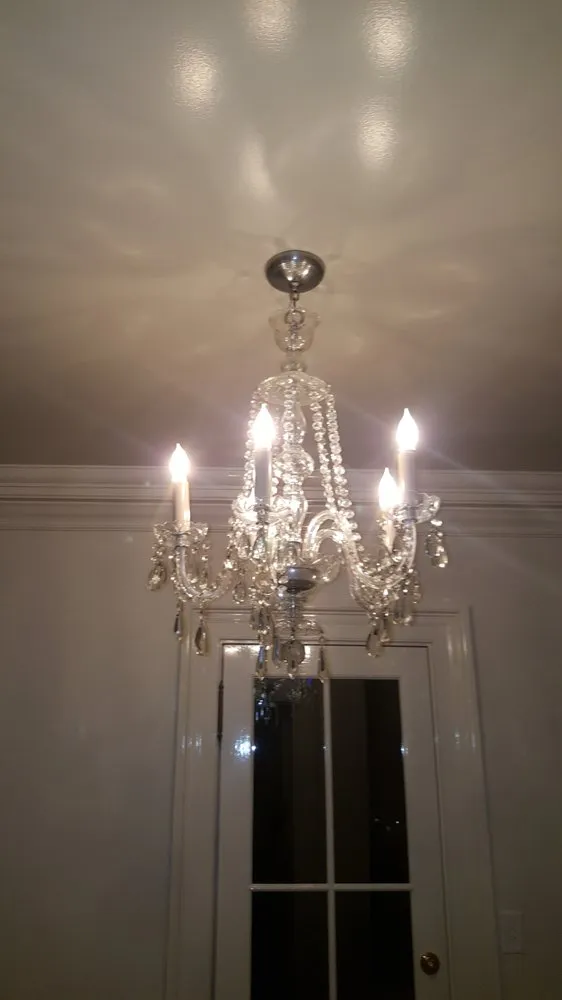 Emergency electrician providing outlet and switch repair in , 