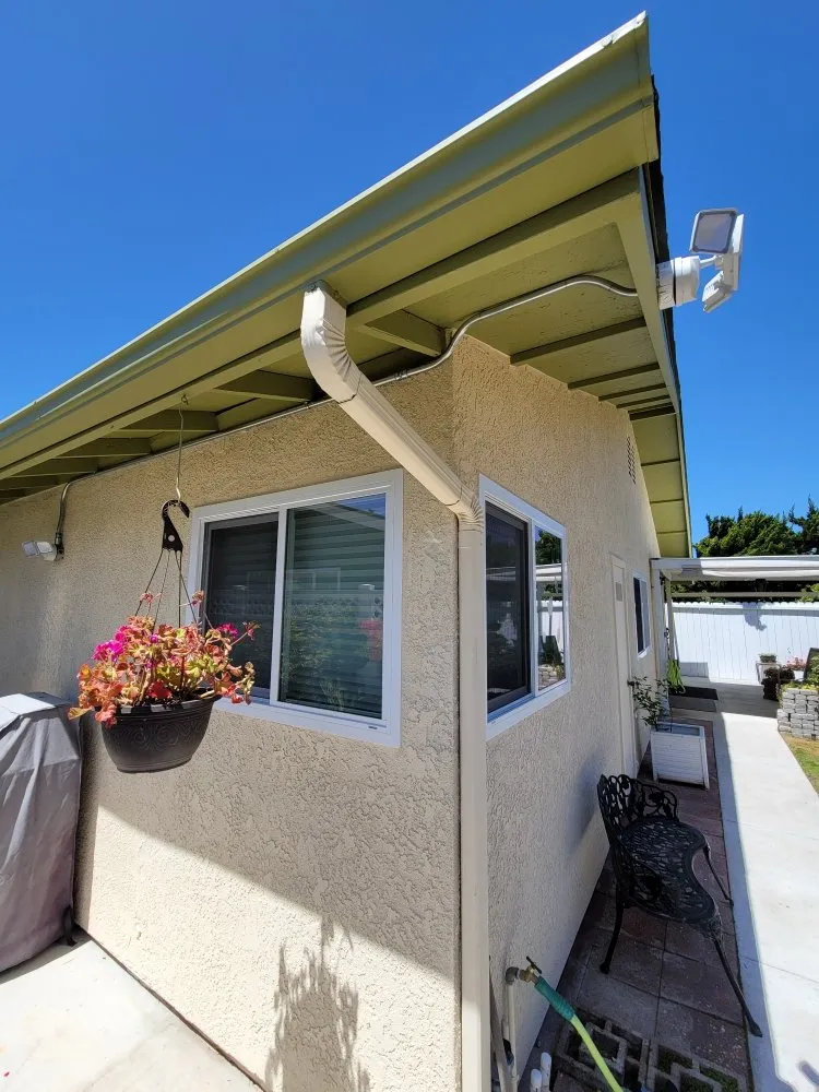 Slide of Aves Electric