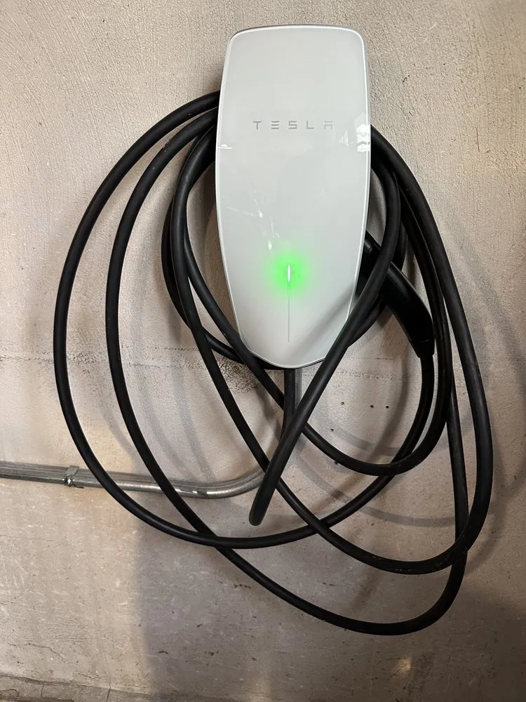 Slide of Avila Electrical Services