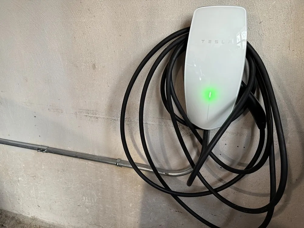 Slide of Avila Electrical Services