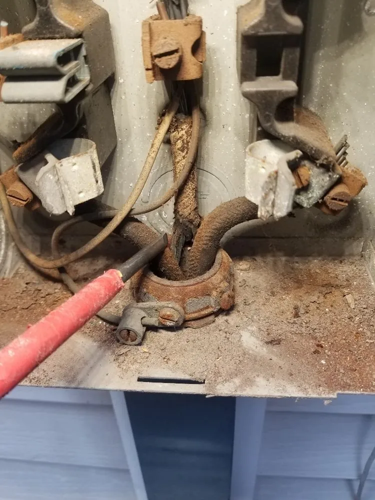 Slide of Avivi Electric