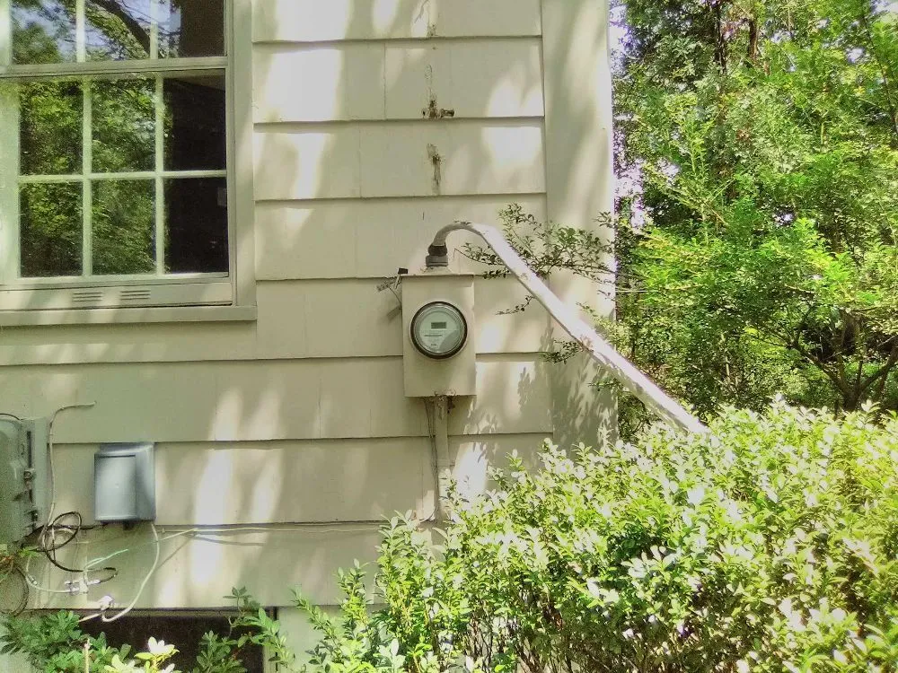 Slide of Avivi Electric