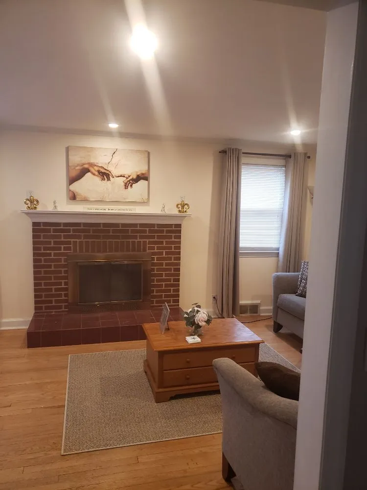 Slide of Avivi Electric